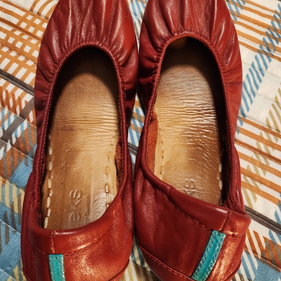 GUC Tieks Cardinal Red Leather Women's Flats - Picture 5 of 6
